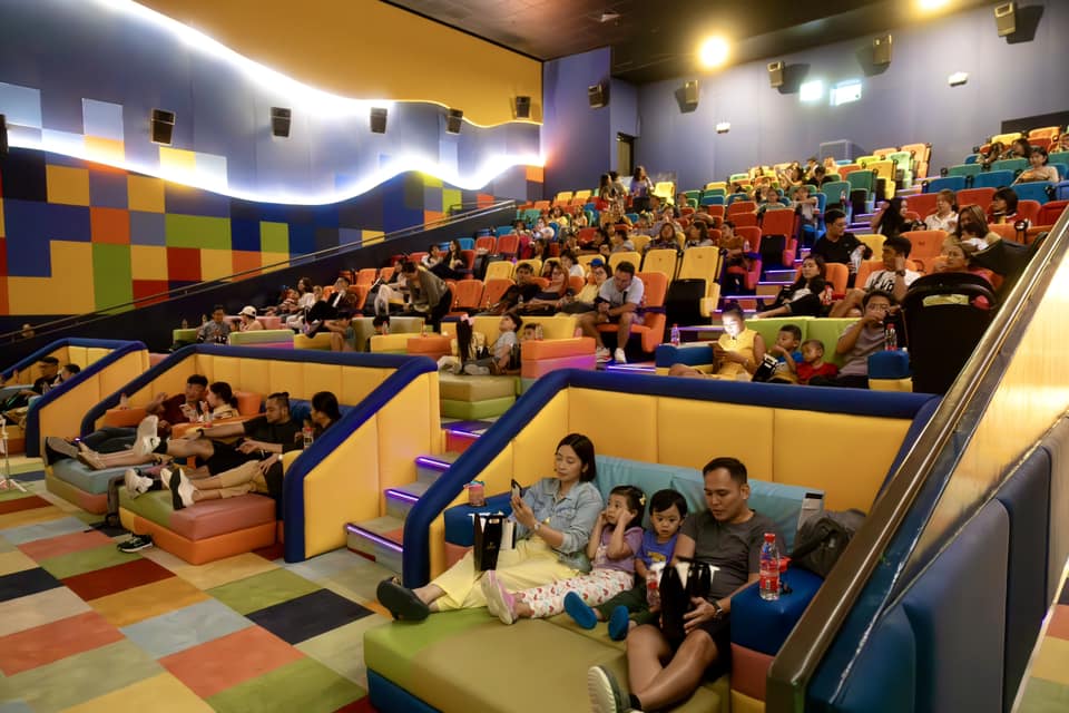RLC’s Opus Mall Makes History with the Philippines’ First Family Cinema